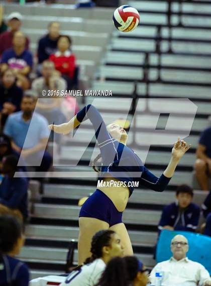 Thumbnail 2 in Venice vs Cleveland (CIF LACS Final) photogallery.