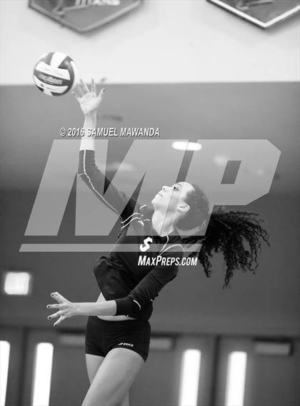 Thumbnail 3 in Venice vs Cleveland (CIF LACS Final) photogallery.