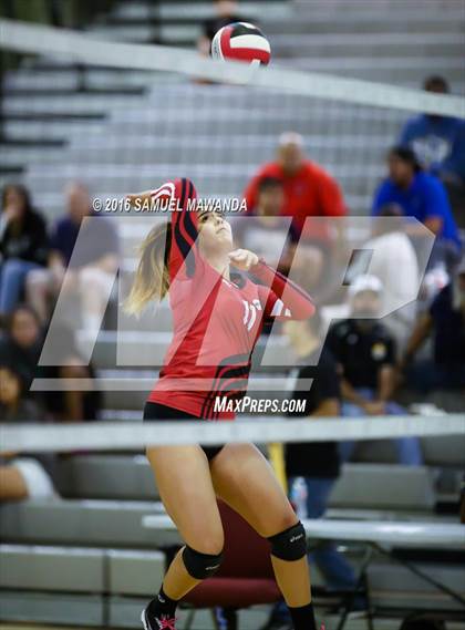 Thumbnail 3 in Venice vs Cleveland (CIF LACS Final) photogallery.