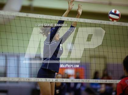 Thumbnail 2 in Venice vs Cleveland (CIF LACS Final) photogallery.