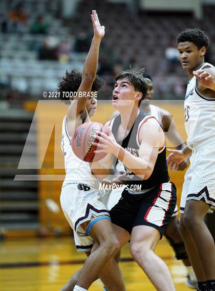Thumbnail 1 in Cherokee @ Dobyns-Bennett photogallery.