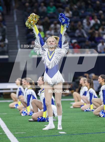 Thumbnail 3 in Highland Park vs. Reedy (UIL 5A D1 Football Regional) photogallery.
