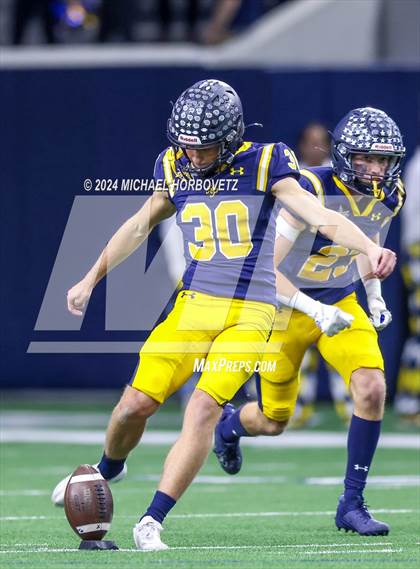 Thumbnail 1 in Highland Park vs. Reedy (UIL 5A D1 Football Regional) photogallery.