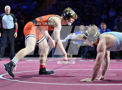 Thumbnail 2 in UIL 5A Championship Finals 150-285lb photogallery.
