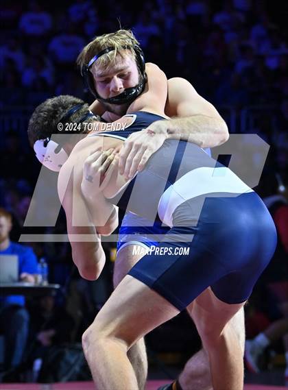 Thumbnail 1 in UIL 5A Championship Finals 150-285lb photogallery.