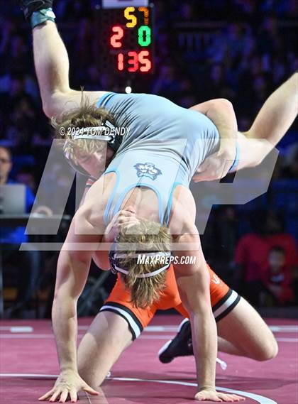 Thumbnail 3 in UIL 5A Championship Finals 150-285lb photogallery.