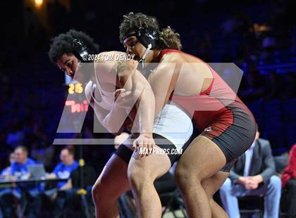 Thumbnail 2 in UIL 5A Championship Finals 150-285lb photogallery.