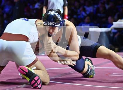 Thumbnail 1 in UIL 5A Championship Finals 150-285lb photogallery.