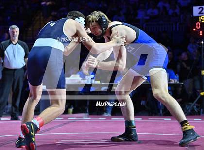 Thumbnail 3 in UIL 5A Championship Finals 150-285lb photogallery.