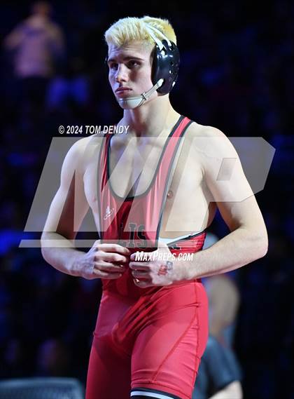 Thumbnail 2 in UIL 5A Championship Finals 150-285lb photogallery.