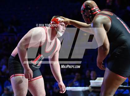 Thumbnail 2 in UIL 5A Championship Finals 150-285lb photogallery.
