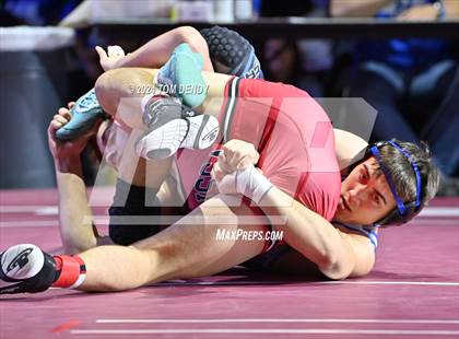 Thumbnail 3 in UIL 5A Championship Finals 150-285lb photogallery.