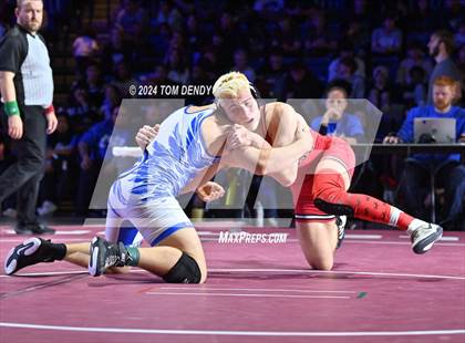 Thumbnail 3 in UIL 5A Championship Finals 150-285lb photogallery.