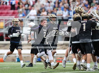 Thumbnail 3 in Islip vs. Westhill (NYSPHSAA Class C Final) photogallery.