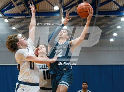 Thumbnail 1 in Kamehameha Maui vs Gonzaga Prep (Punahou Invitational) photogallery.