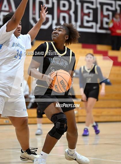 Thumbnail 1 in West vs. Burbank (916 vs. 209 Challenge) photogallery.