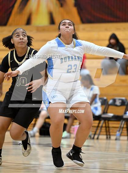 Thumbnail 2 in West vs. Burbank (916 vs. 209 Challenge) photogallery.