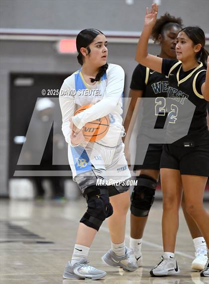 Thumbnail 1 in West vs. Burbank (916 vs. 209 Challenge) photogallery.