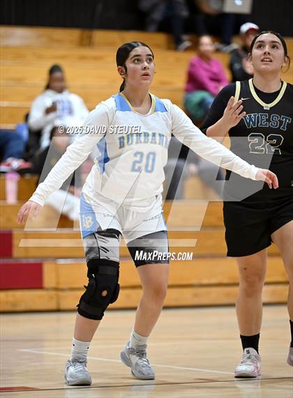 Thumbnail 3 in West vs. Burbank (916 vs. 209 Challenge) photogallery.