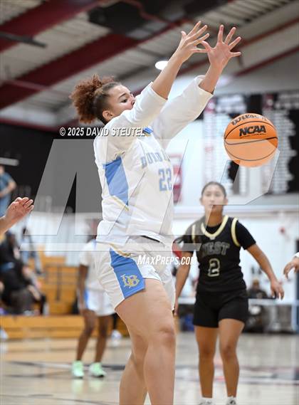 Thumbnail 3 in West vs. Burbank (916 vs. 209 Challenge) photogallery.