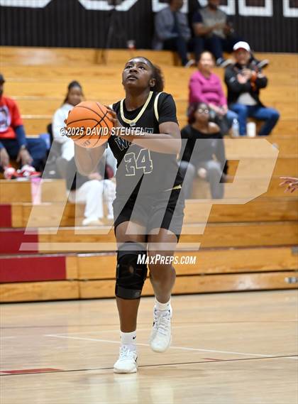 Thumbnail 2 in West vs. Burbank (916 vs. 209 Challenge) photogallery.