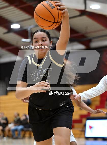 Thumbnail 2 in West vs. Burbank (916 vs. 209 Challenge) photogallery.