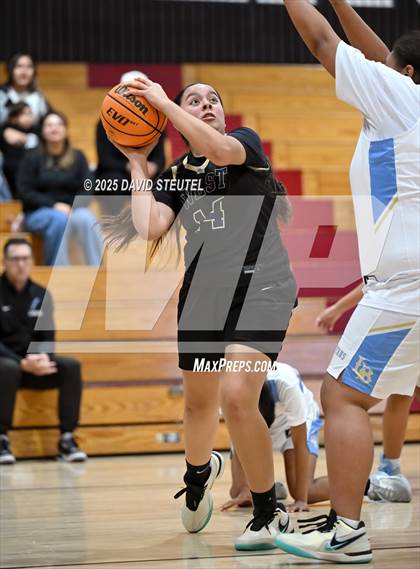 Thumbnail 2 in West vs. Burbank (916 vs. 209 Challenge) photogallery.