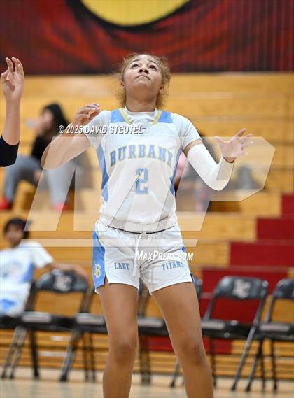 Thumbnail 2 in West vs. Burbank (916 vs. 209 Challenge) photogallery.