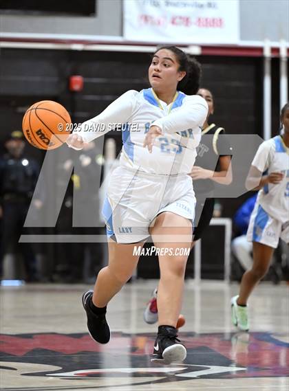 Thumbnail 3 in West vs. Burbank (916 vs. 209 Challenge) photogallery.