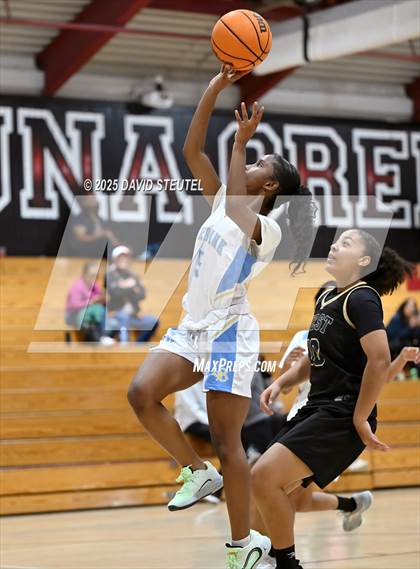 Thumbnail 3 in West vs. Burbank (916 vs. 209 Challenge) photogallery.