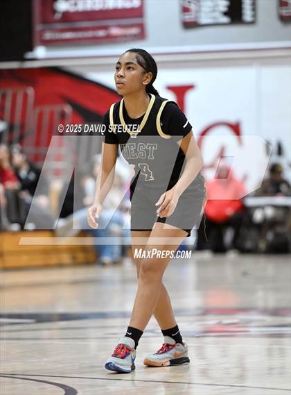 Thumbnail 3 in West vs. Burbank (916 vs. 209 Challenge) photogallery.