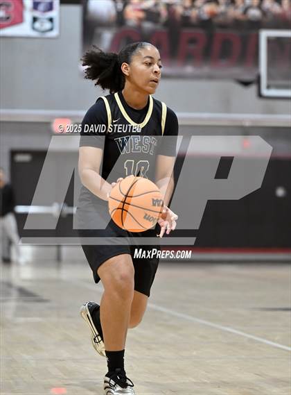 Thumbnail 3 in West vs. Burbank (916 vs. 209 Challenge) photogallery.