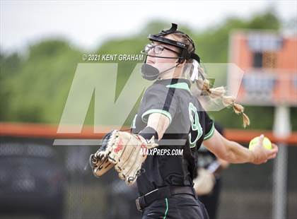 Thumbnail 3 in Guerin Catholic vs Yorktown (IHSAA Sectional Championship) photogallery.