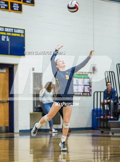 Thumbnail 2 in Courtland @ Loudoun County (VHSL 4A Regional) photogallery.