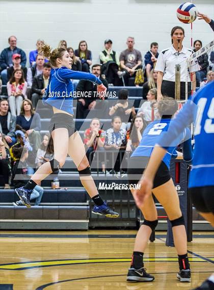 Thumbnail 3 in Courtland @ Loudoun County (VHSL 4A Regional) photogallery.