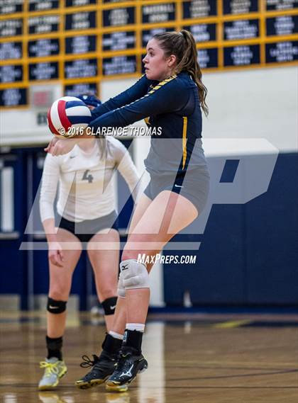 Thumbnail 3 in Courtland @ Loudoun County (VHSL 4A Regional) photogallery.