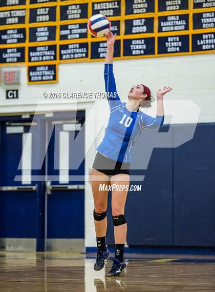 Thumbnail 2 in Courtland @ Loudoun County (VHSL 4A Regional) photogallery.