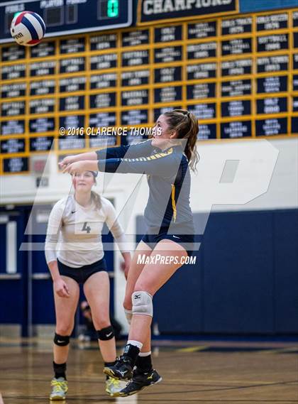Thumbnail 1 in Courtland @ Loudoun County (VHSL 4A Regional) photogallery.