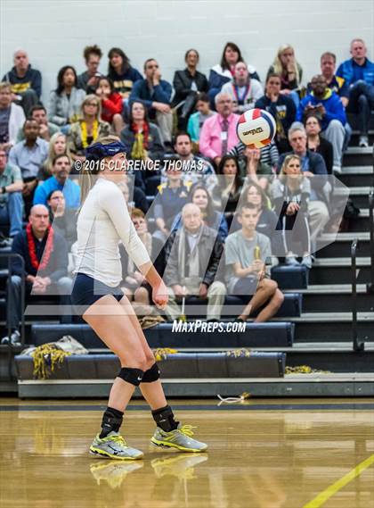 Thumbnail 2 in Courtland @ Loudoun County (VHSL 4A Regional) photogallery.