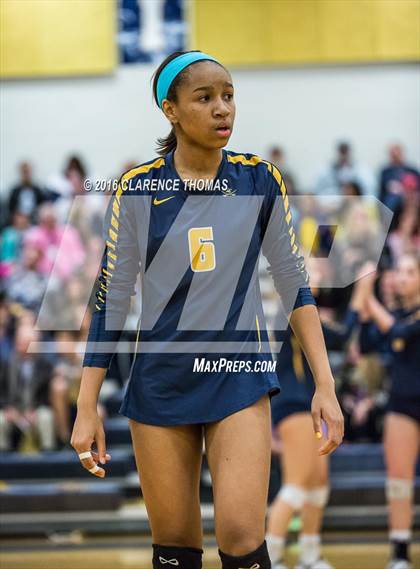 Thumbnail 2 in Courtland @ Loudoun County (VHSL 4A Regional) photogallery.