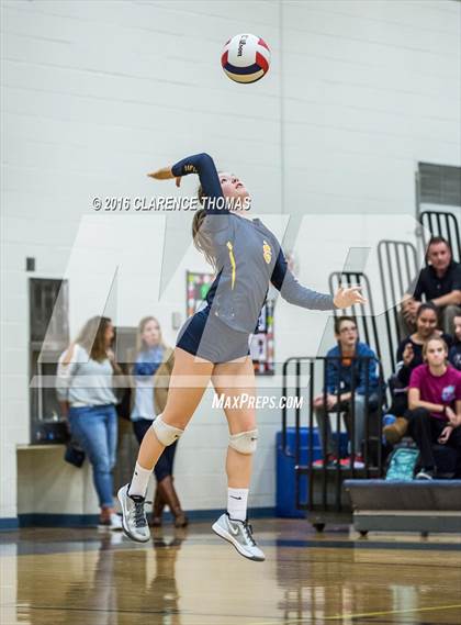 Thumbnail 3 in Courtland @ Loudoun County (VHSL 4A Regional) photogallery.