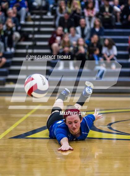 Thumbnail 1 in Courtland @ Loudoun County (VHSL 4A Regional) photogallery.