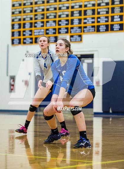 Thumbnail 2 in Courtland @ Loudoun County (VHSL 4A Regional) photogallery.