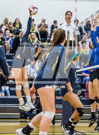 Thumbnail 1 in Courtland @ Loudoun County (VHSL 4A Regional) photogallery.