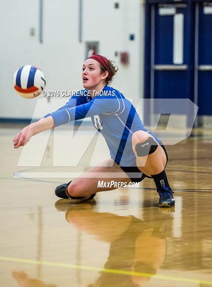 Thumbnail 3 in Courtland @ Loudoun County (VHSL 4A Regional) photogallery.