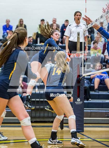 Thumbnail 1 in Courtland @ Loudoun County (VHSL 4A Regional) photogallery.