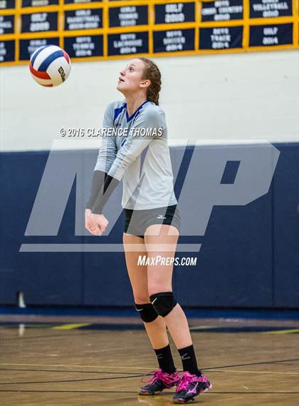 Thumbnail 1 in Courtland @ Loudoun County (VHSL 4A Regional) photogallery.