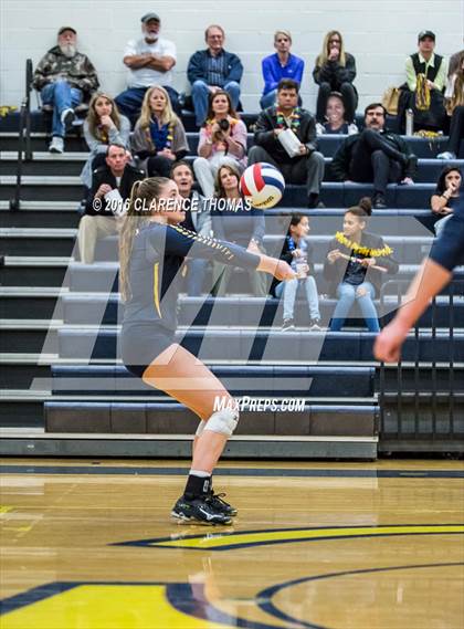 Thumbnail 2 in Courtland @ Loudoun County (VHSL 4A Regional) photogallery.