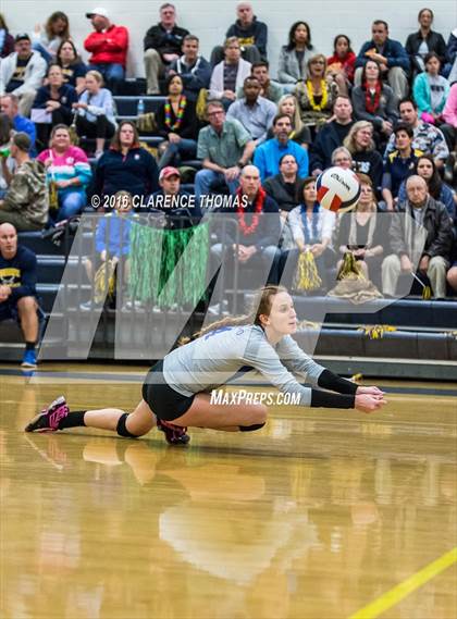 Thumbnail 3 in Courtland @ Loudoun County (VHSL 4A Regional) photogallery.