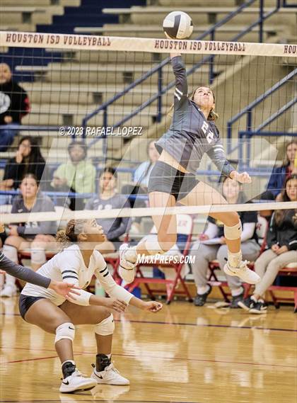 Thumbnail 1 in Randle vs. Galena Park photogallery.
